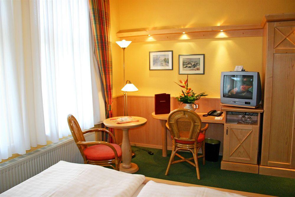 Hotel Duenenschloss Mit Private Spa Zinnowitz Εξωτερικό φωτογραφία
