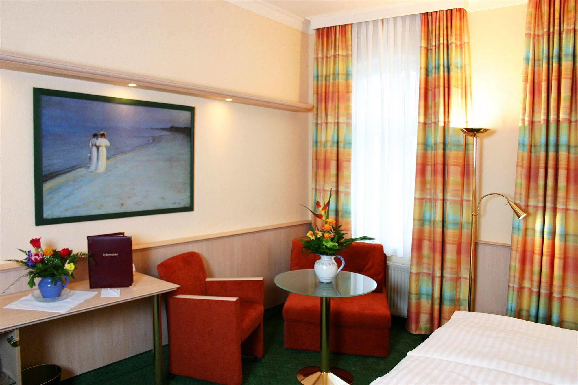 Hotel Duenenschloss Mit Private Spa Zinnowitz Εξωτερικό φωτογραφία