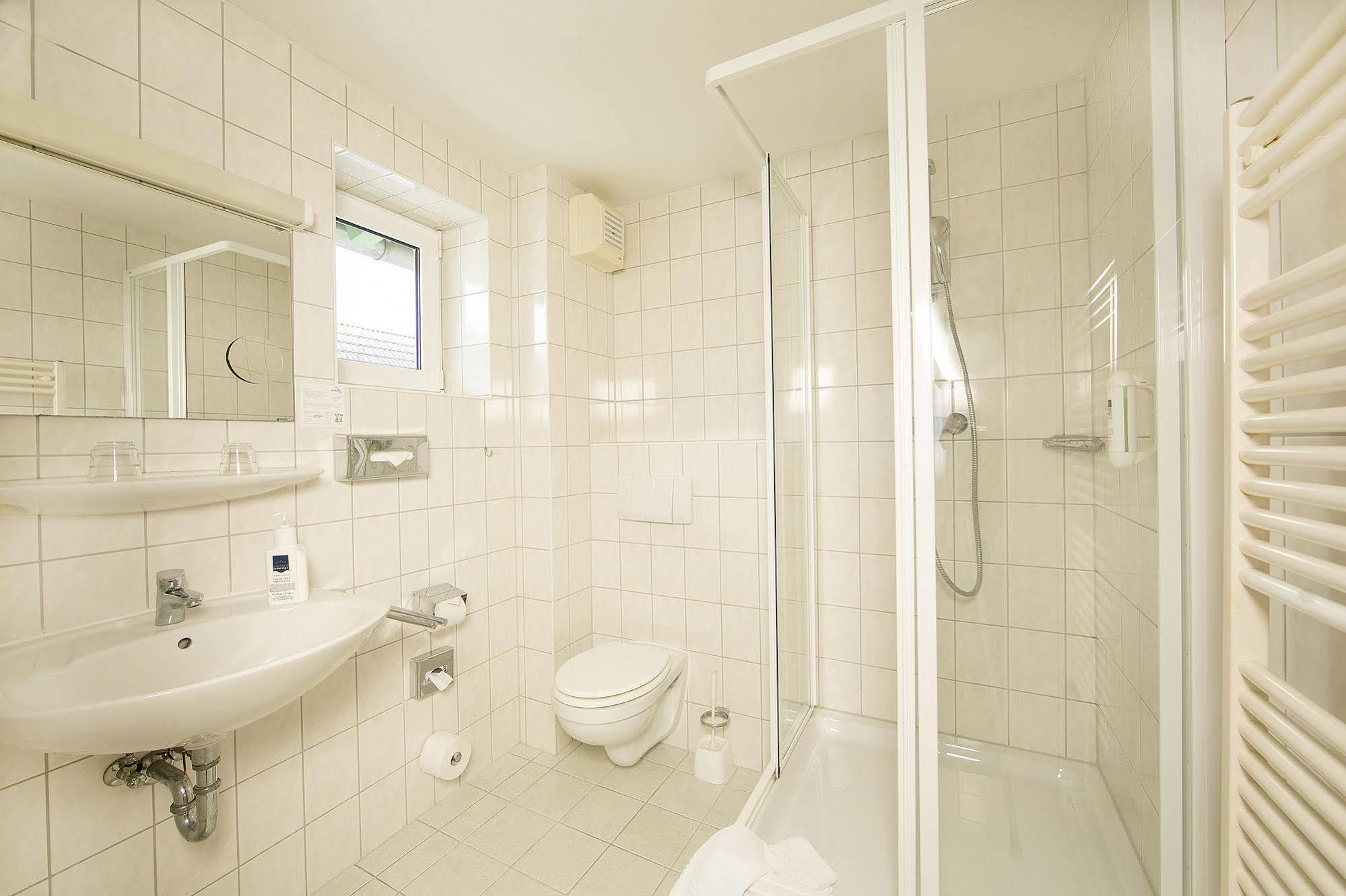 Hotel Duenenschloss Mit Private Spa Zinnowitz Εξωτερικό φωτογραφία